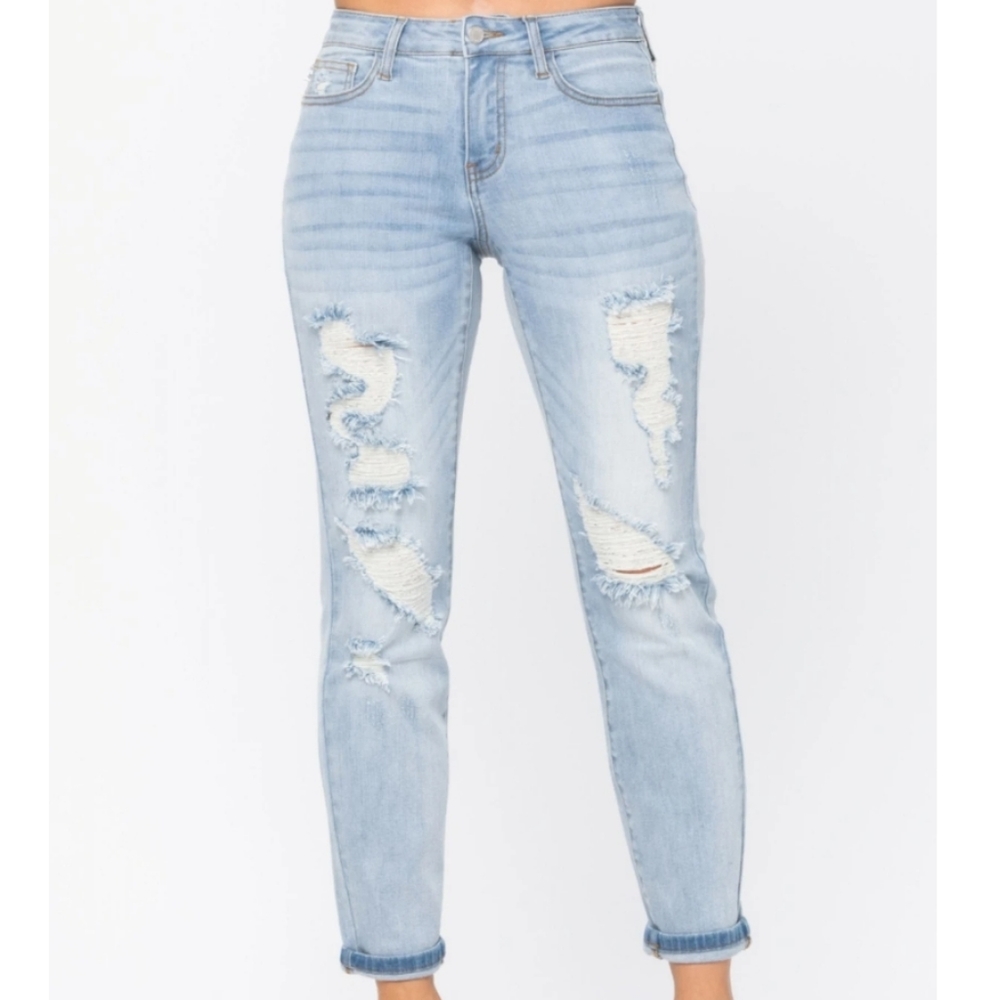 1 Left 🚨Judy Blue light wash mid  boyfriend di… - Picture 3 of 4